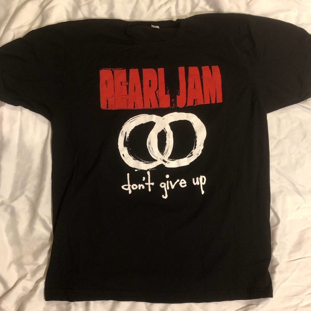 Pearl Jam don’t give up European tour band shirt